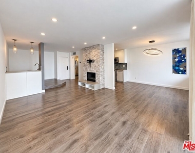 1230 Horn Avenue - Photo Thumbnail 2