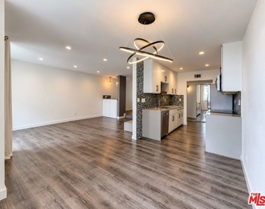 1230 Horn Avenue - Photo Thumbnail 3