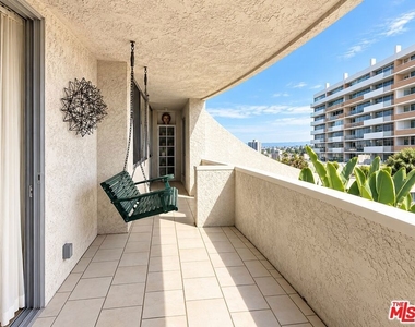 1230 Horn Avenue - Photo Thumbnail 6