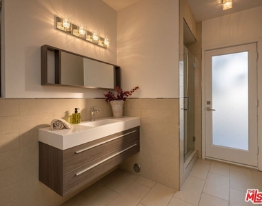 11955 Pinnacle Place - Photo Thumbnail 22