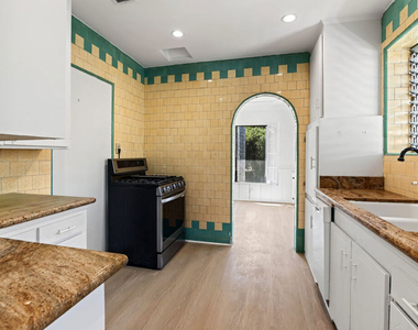 900 S Wooster Street - Photo Thumbnail 12