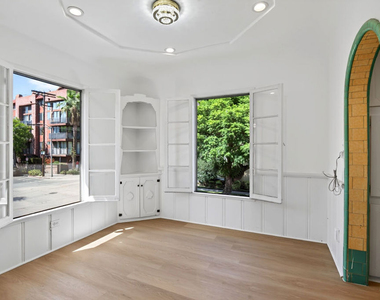 900 S Wooster Street - Photo Thumbnail 16