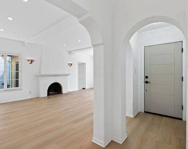900 S Wooster Street - Photo Thumbnail 4