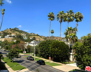 1541 N Laurel Avenue - Photo Thumbnail 9