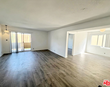 1541 N Laurel Avenue - Photo Thumbnail 14