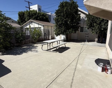 14213 Califa Street - Photo Thumbnail 16