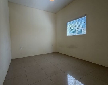 14213 Califa Street - Photo Thumbnail 12