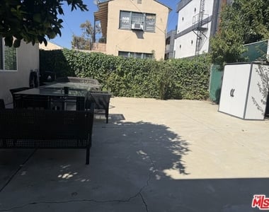 14213 Califa Street - Photo Thumbnail 18