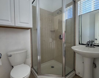 14213 Califa Street - Photo Thumbnail 11