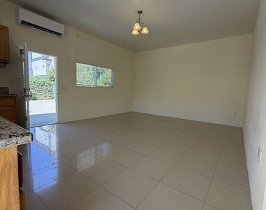 14213 Califa Street - Photo Thumbnail 3