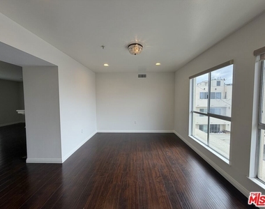1222 S Westgate Avenue - Photo Thumbnail 5