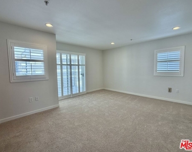 1222 S Westgate Avenue - Photo Thumbnail 13