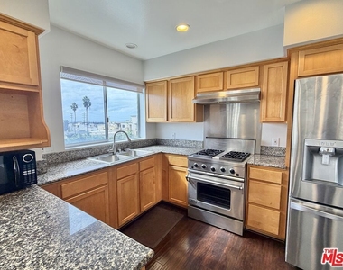 1222 S Westgate Avenue - Photo Thumbnail 10