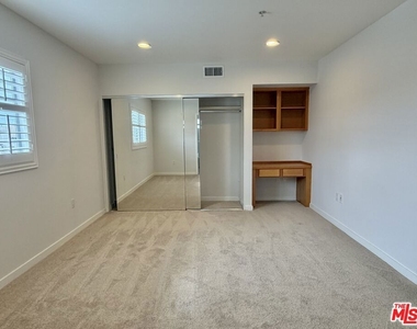 1222 S Westgate Avenue - Photo Thumbnail 16