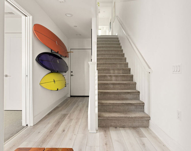 2931 Exposition Place - Photo Thumbnail 3