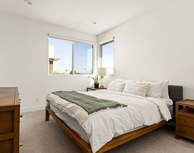 2931 Exposition Place - Photo Thumbnail 15