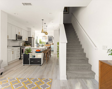 2931 Exposition Place - Photo Thumbnail 14
