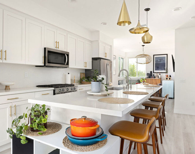 2931 Exposition Place - Photo Thumbnail 5
