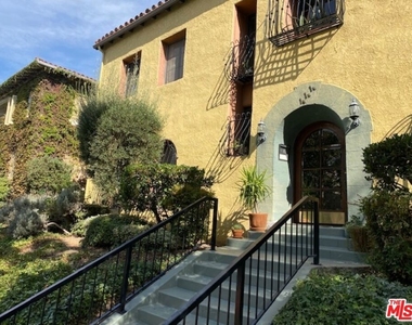 444 N Sycamore Avenue - Photo Thumbnail 19