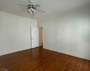 444 N Sycamore Avenue - Photo Thumbnail 17