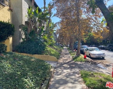 444 N Sycamore Avenue - Photo Thumbnail 21