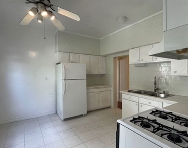 444 N Sycamore Avenue - Photo Thumbnail 8