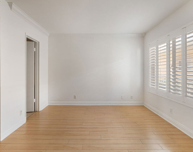 1000 S Westgate Avenue - Photo Thumbnail 9