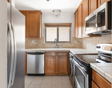 1000 S Westgate Avenue - Photo Thumbnail 17