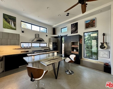 7443 Midfield Ave Avenue - Photo Thumbnail 4