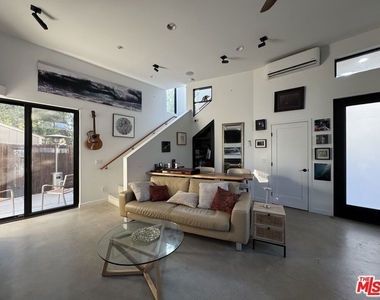 7443 Midfield Ave Avenue - Photo Thumbnail 7