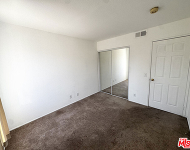 2180 Glenwood Avenue - Photo Thumbnail 6