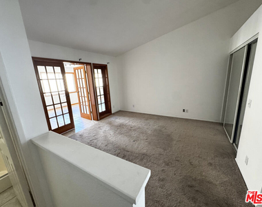 2180 Glenwood Avenue - Photo Thumbnail 4
