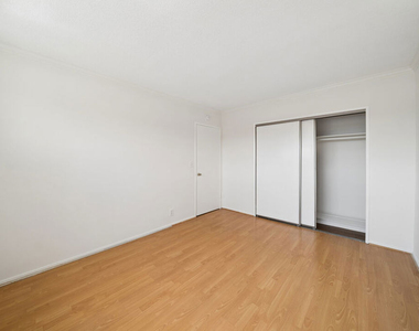 1220 N Ogden Drive - Photo Thumbnail 7