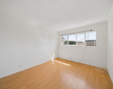 1220 N Ogden Drive - Photo Thumbnail 6