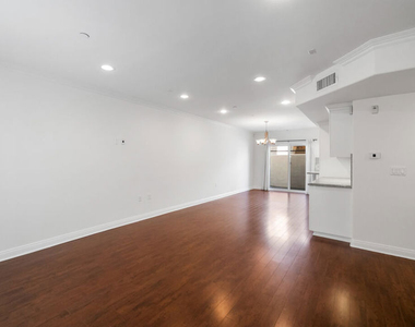 1529 S Beverly Drive - Photo Thumbnail 2