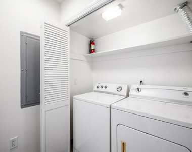 1529 S Beverly Drive - Photo Thumbnail 23