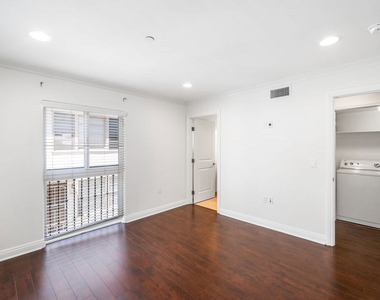 1529 S Beverly Drive - Photo Thumbnail 16
