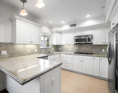 1529 S Beverly Drive - Photo Thumbnail 6