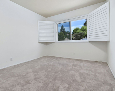 2649 Rikkard Drive - Photo Thumbnail 12