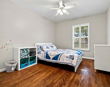 110 S Elwood Avenue - Photo Thumbnail 14