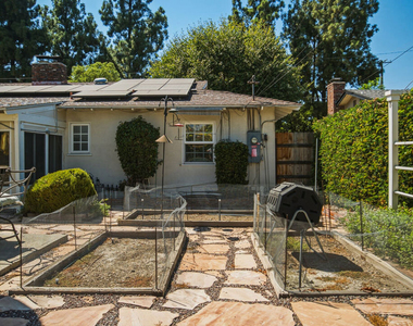 110 S Elwood Avenue - Photo Thumbnail 33