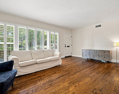 110 S Elwood Avenue - Photo Thumbnail 7