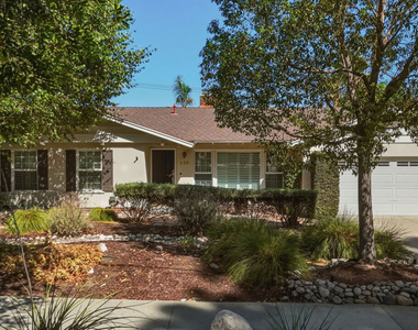 110 S Elwood Avenue - Photo Thumbnail 2