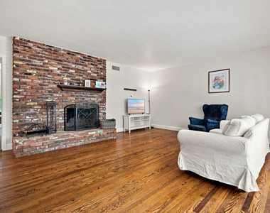 110 S Elwood Avenue - Photo Thumbnail 6