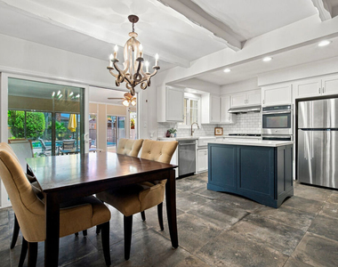 110 S Elwood Avenue - Photo Thumbnail 12