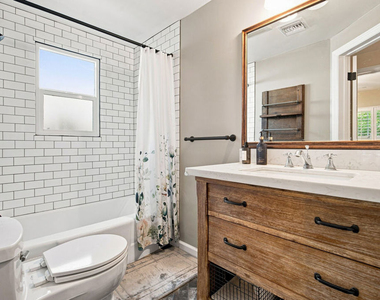 110 S Elwood Avenue - Photo Thumbnail 20