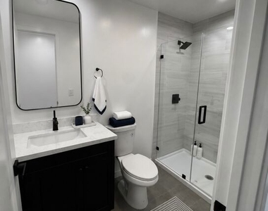 3212 1/2 Glenhurst Avenue - Photo Thumbnail 26