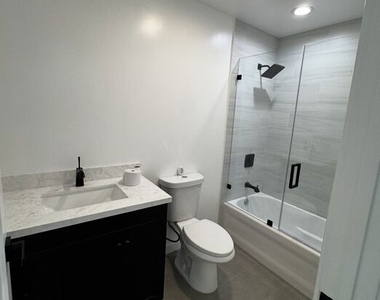 3212 1/2 Glenhurst Avenue - Photo Thumbnail 27