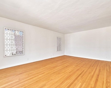 918 S Stanley Avenue - Photo Thumbnail 2