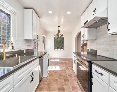 918 S Stanley Avenue - Photo Thumbnail 13